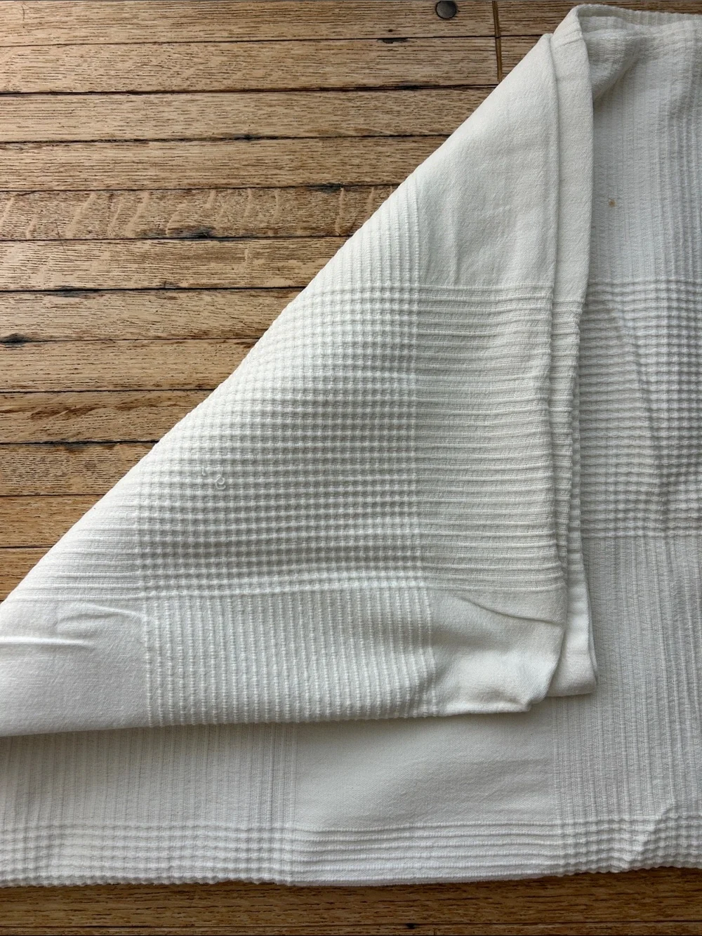 IKEA INDIRA White Textured Bedspread - Lightweight Waffle Weave king/queen